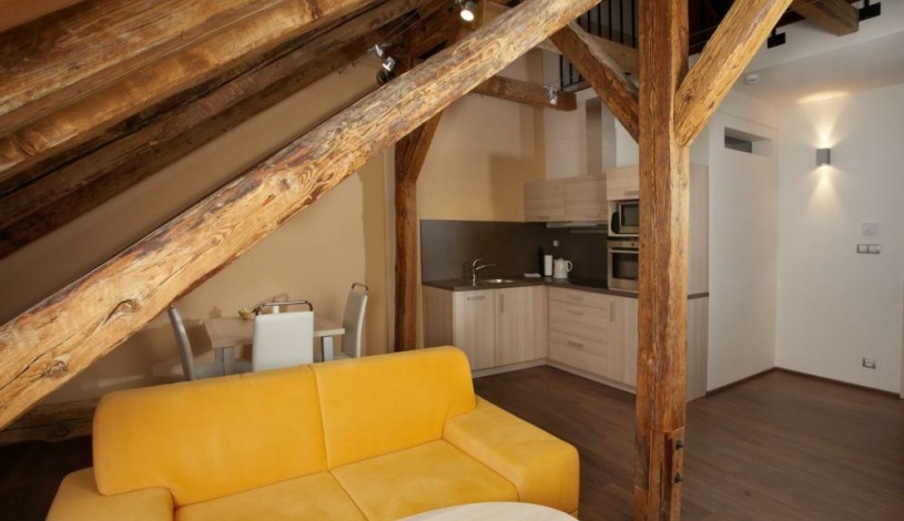 Residence U Černé věže České Budějovice - Dvoulůžkový apartmán s mezonetem a terasou